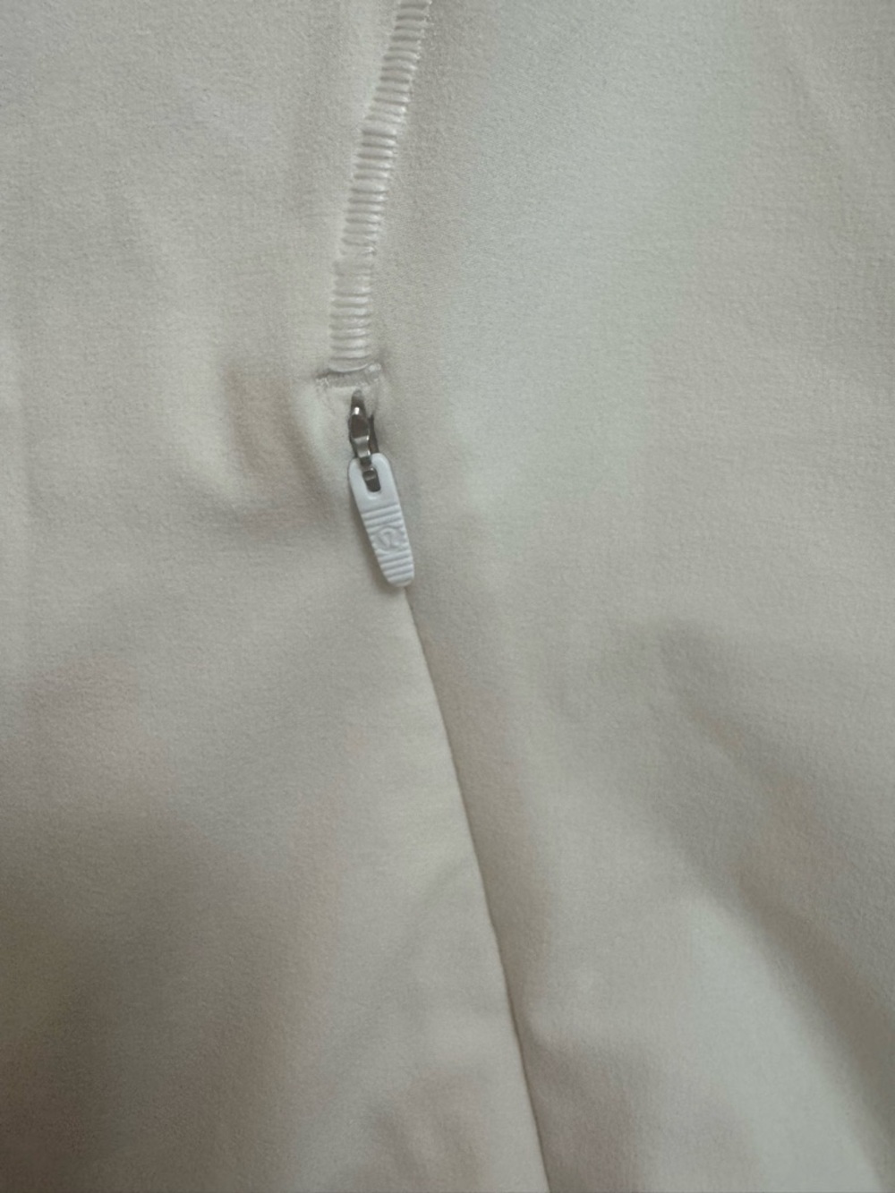 Lululemon Mist Over Windbreaker Jacket | White | Size 6 - Picture 9 of 16